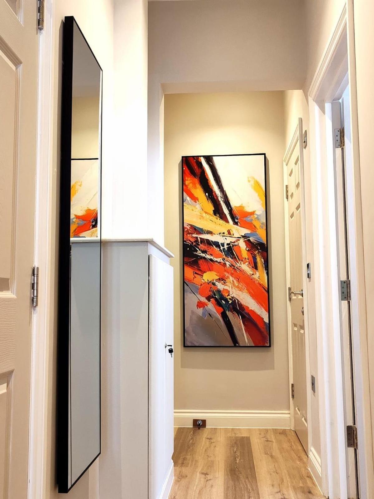 Stunning Modern Apartment Sleeps 4 - 6 Min Walk From Golden Beaches-Free Parking Bournemouth Esterno foto